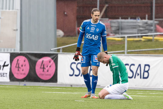 Brages målvakt Adrian Engdahl och Brages Mattias