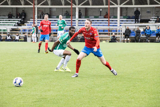 Brages Moses Makasi och Helsingborgs Rasmus Jönsson