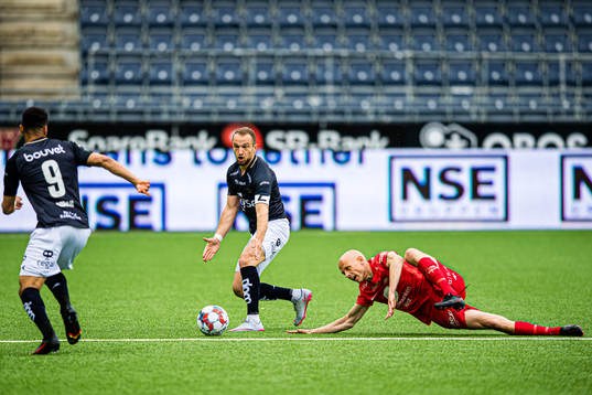 Veton Berisha of Viking and Ruben Kristiansen of Brann