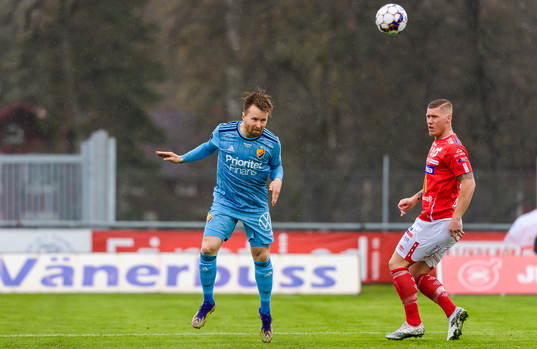 Djurgårdens Jacob Une Larsson och Degerfors Victor