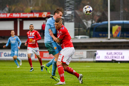 Degerfors Victor Edvardsen och Djurgårdens Rasmus Schüller
