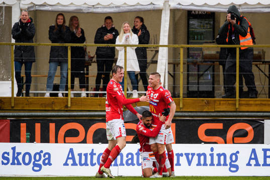 Degerfors Victor Edvardsen jublar