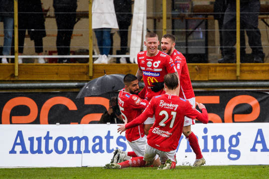 Degerfors Victor Edvardsen jublar