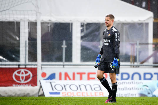 Djurgårdens målvakt Aleksandr Vasyutin deppar