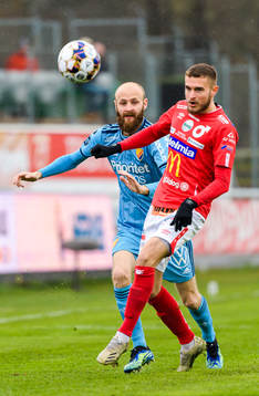 Djurgårdens Curtis Edwards och Degerfors Christos Gravius