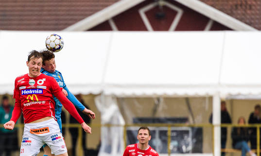 Degerfors Adam Carlén och Djurgårdens Aslak Witry