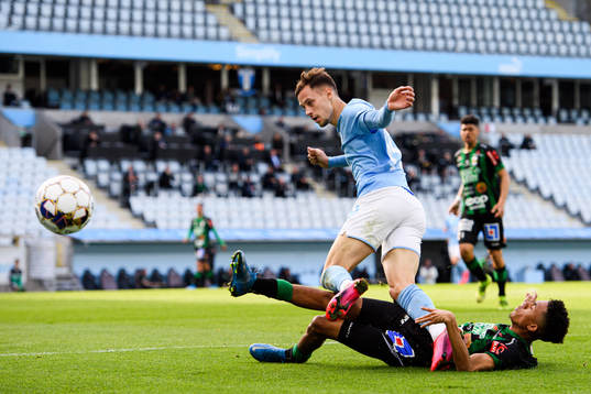Malmö FFs Veljko Birmancevic och Varbergs Tashreeq Matthews