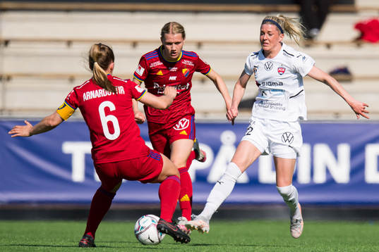 Djurgårdens Sara Olai och Rosengårds Olivia Schough