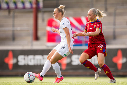 Rosengårds Hanna Bennison och Djurgårdens Louise Hvarfner