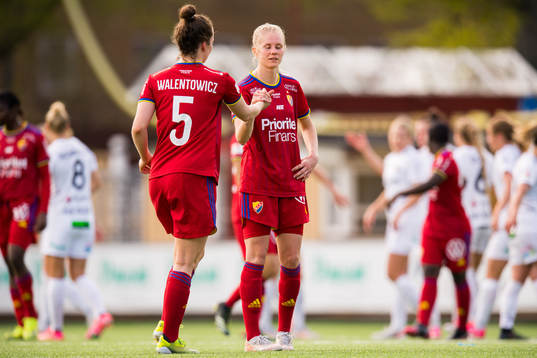 Djurgårdens Julia Walentowicz och Nellie Lilja deppar
