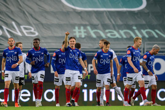 Christian Dahle Borchgrevink of Vålerenga celebrates the