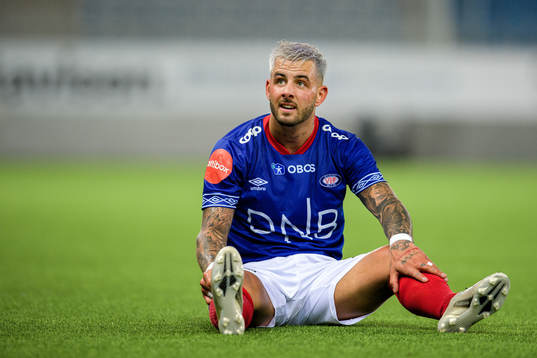 Aron Leonard Dønnum of Vålerenga looks dejected