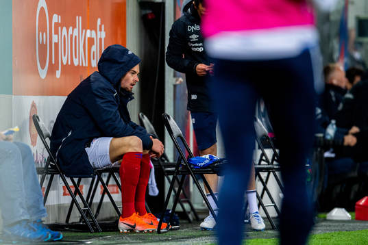 Amor Yonas Layoni of Vålerenga looks dejected