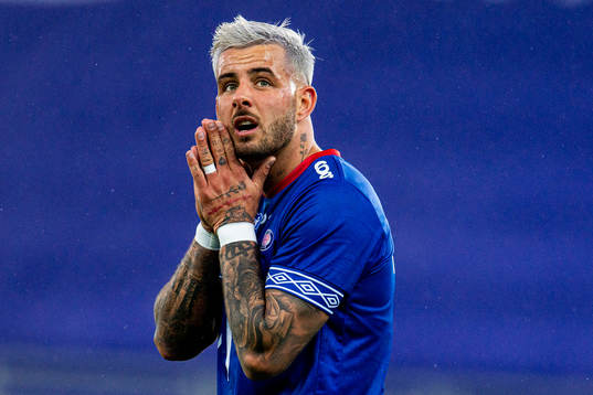 Aron Leonard Dønnum of Vålerenga looks dejected