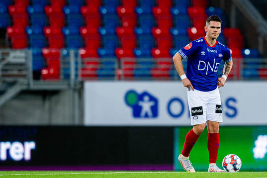 Vidar Örn Kjartansson of Vålerenga looks dejected