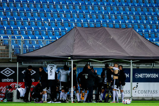 Holmar Örn Eyjolfsson and the players of Rosenborg at