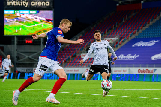Henrik Bjørdal of Vålerenga and Vebjørn Hoff of Rosenborg