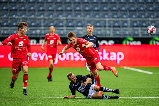 Kristoffer Lie Løkberg of Viking and David Møller Wolfe
