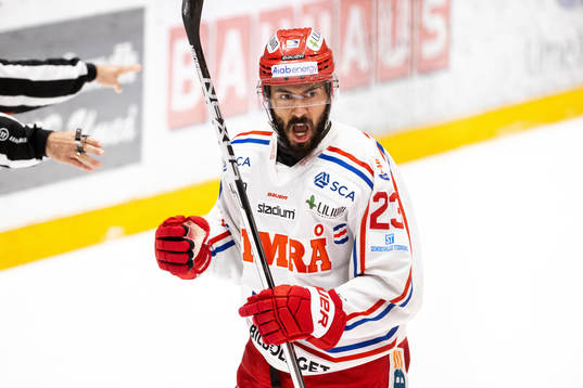 Timrås Jeremy Boyce-Rotevall jublar