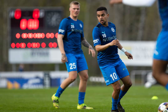 Värnamos Erick Brendon värmer upp