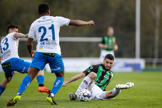 GAIS Aiham Ousou mot Värnamos Joel Craig Stevens och