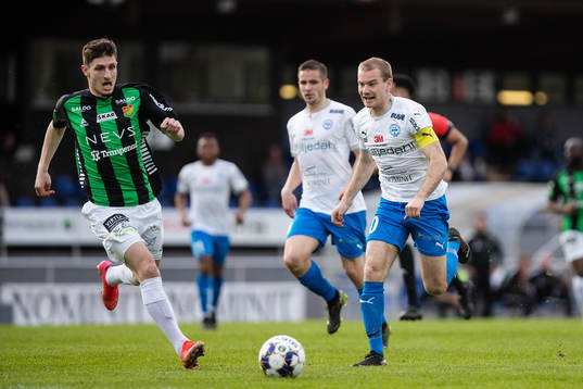 Värnamos Freddy Winsth och GAIS Adnan Maric