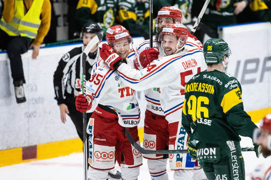 Timrås Filip Westerlund jublar med Jonathan Dahlén