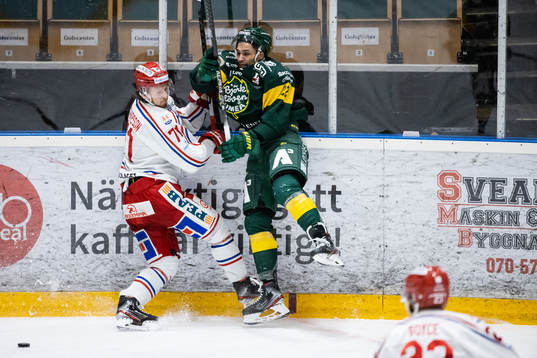 Timrås Jakob Ragnarsson och Björklövens Joshua Thomas