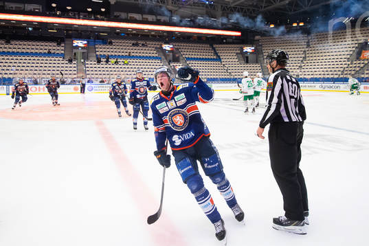 Växjös Fredrik Karlström jublar