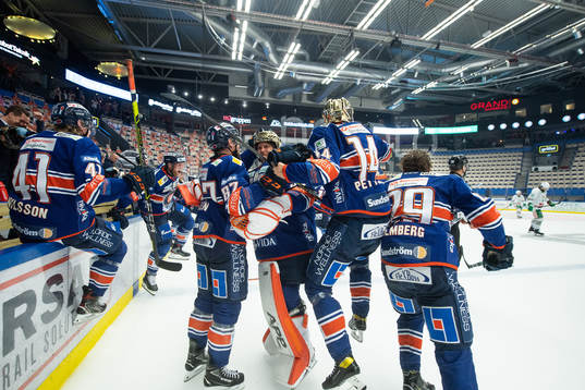 Växjös spelare jublar