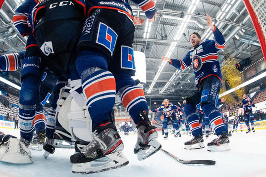 Växjös spelare jublar