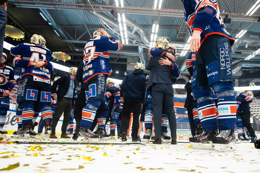 Växjös spelare jublar
