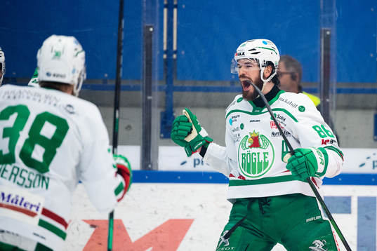 Rögles Eric Gelinas jublar