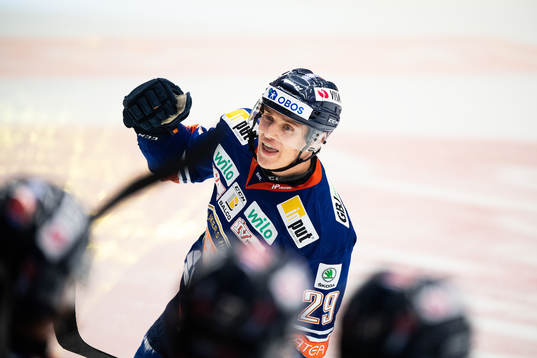 Växjös Pontus Holmberg jublar