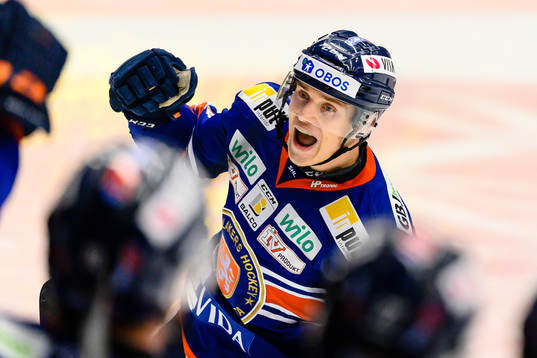 Växjös Pontus Holmberg jublar