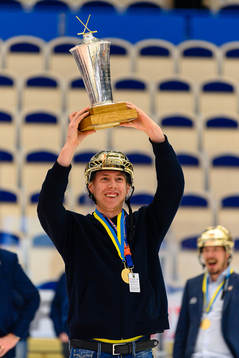 Växjös målvakt Philip Svedebäck  jublar med Le Mat