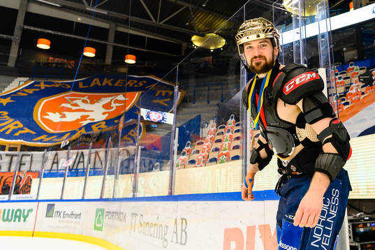 Växjös Tim Erixon jublar