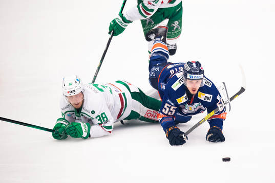 Rögles Erik Andersson och Växjös Miika Koivisto