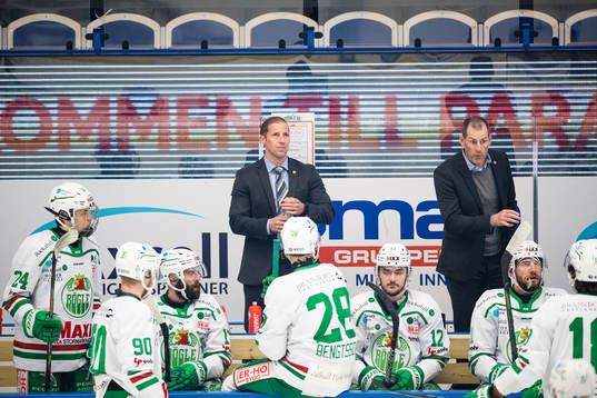 Rögles tränare Cam Abbott och assisterande tränare Jan