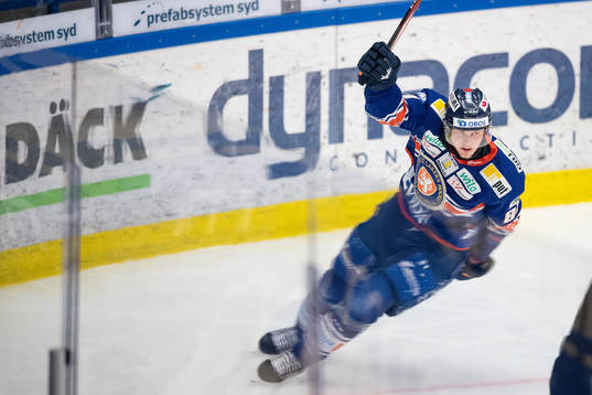 Växjös Fredrik Karlström jublar