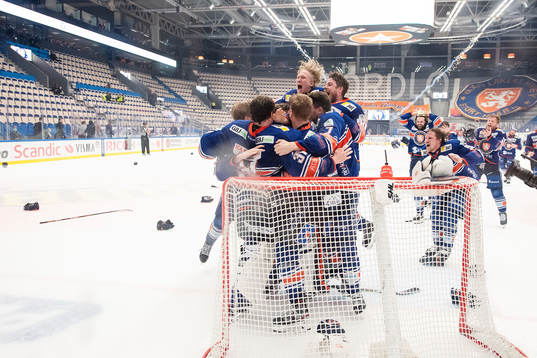 Växjös spelare jublar
