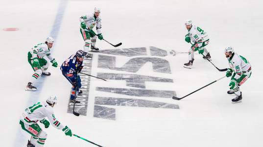 Växjös Joel Persson mot Rögles Moritz Seider, Adam