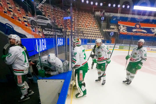 Rögles Daniel Zaar, målvakt Johan Gustafsson, Niklas