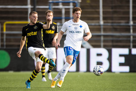 s Sebastian Larsson och IFK Norrköpings Alexander Fransson