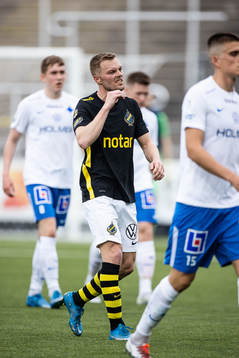 s Sebastian Larsson reagerar