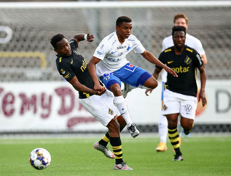 s Erick Otieno och IFK Norrköpings Ishaq Abdulrazaq