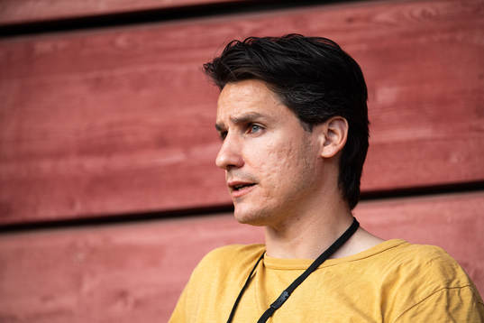 Östers målvakt Damir Mehic på läktaren
