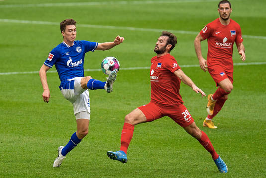 Fotboll, Bundesliga, Schalke 04 - Hertha Berlin v.l.
