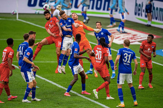 Fotboll, Bundesliga, Schalke 04 - Hertha Berlin v.l.