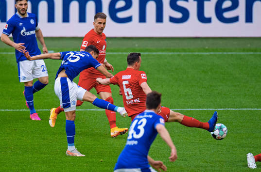 0 Tor, v.l. Torschuetze Amine Harit (Schalke), Vladimir
